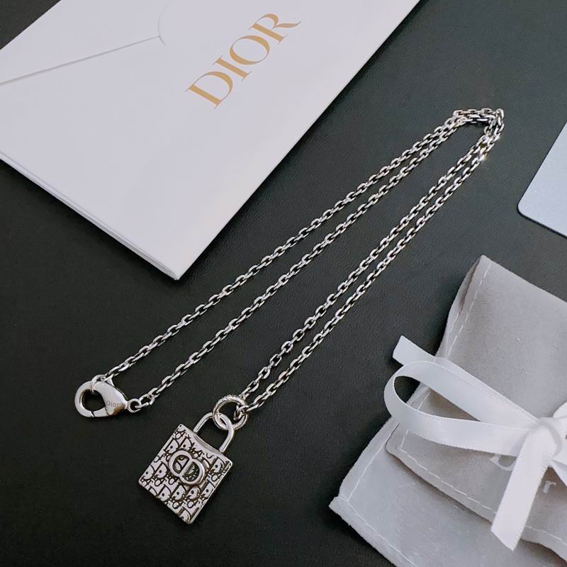 Dior Necklace 04lyr255